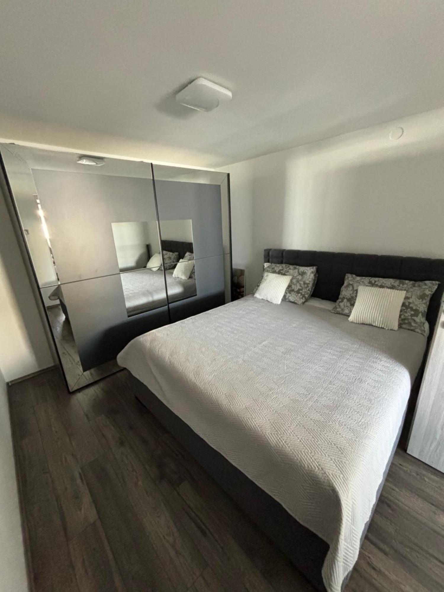 Studio Apartman "Valentina" Сен Екстериор снимка